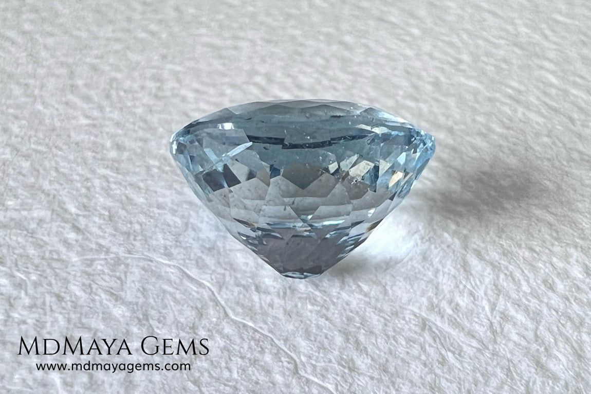 Elegant light blue Aquamarine. A piece perfect for a pendant. Oval cut. 4.32 ct.