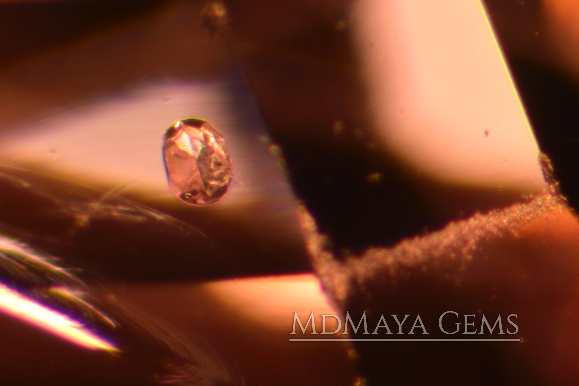 inclusions in Pale pink spinel