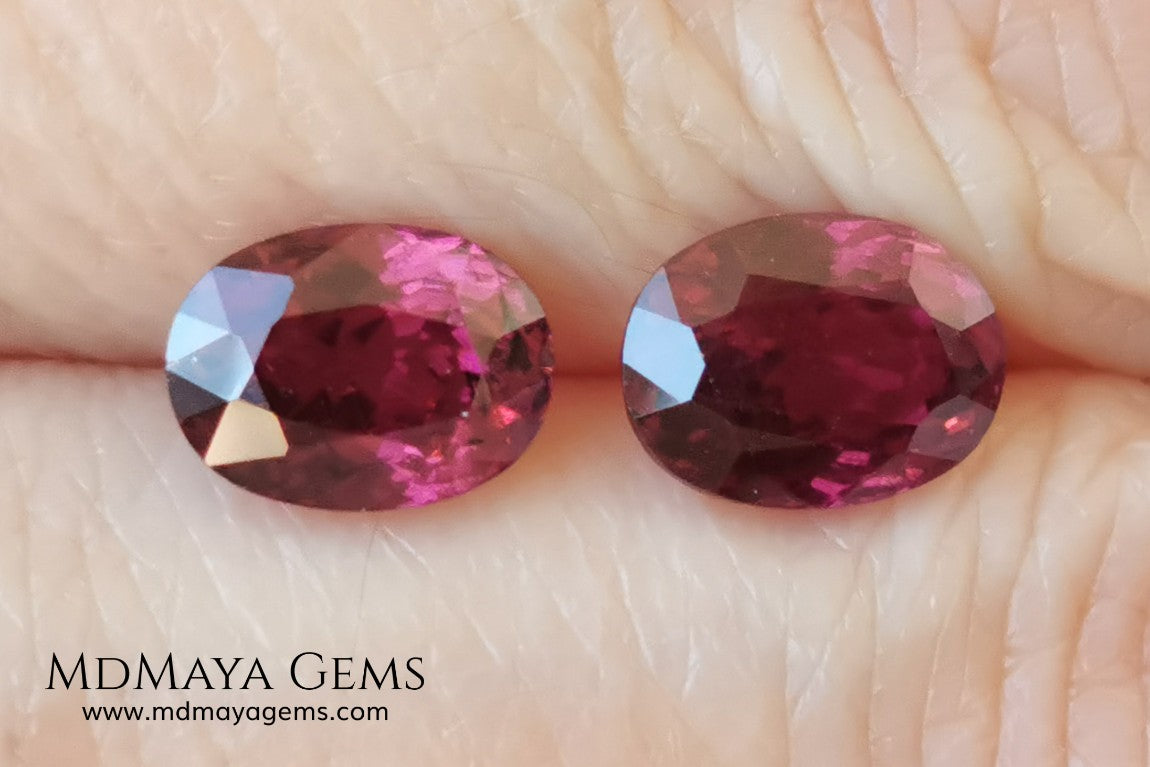  Purple Red Rhodolite Pair 3.41 ct. Oval cut. This beautiful pair of rhodolites shows the best color you can find in rhodolites. It has a very good size and they will look incredibly beautiful on some earrings or on a pair of cufflinks.