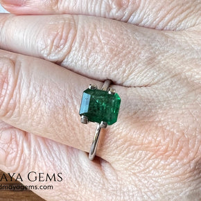1.75 ct Natural Zambian Emerald – Vivid Green, No Oil
