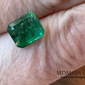 1.75 ct Natural Zambian Emerald – Vivid Green, No Oil