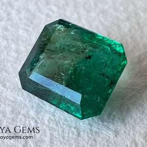 1.75 ct Natural Zambian Emerald – Vivid Green, No Oil