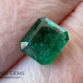 1.75 ct Natural Zambian Emerald – Vivid Green, No Oil