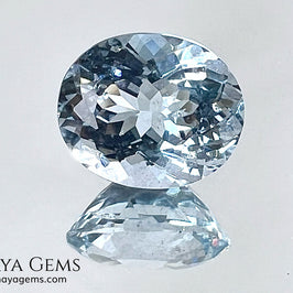Elegant light blue Aquamarine. A piece perfect for a pendant. Oval cut. 4.32 ct.