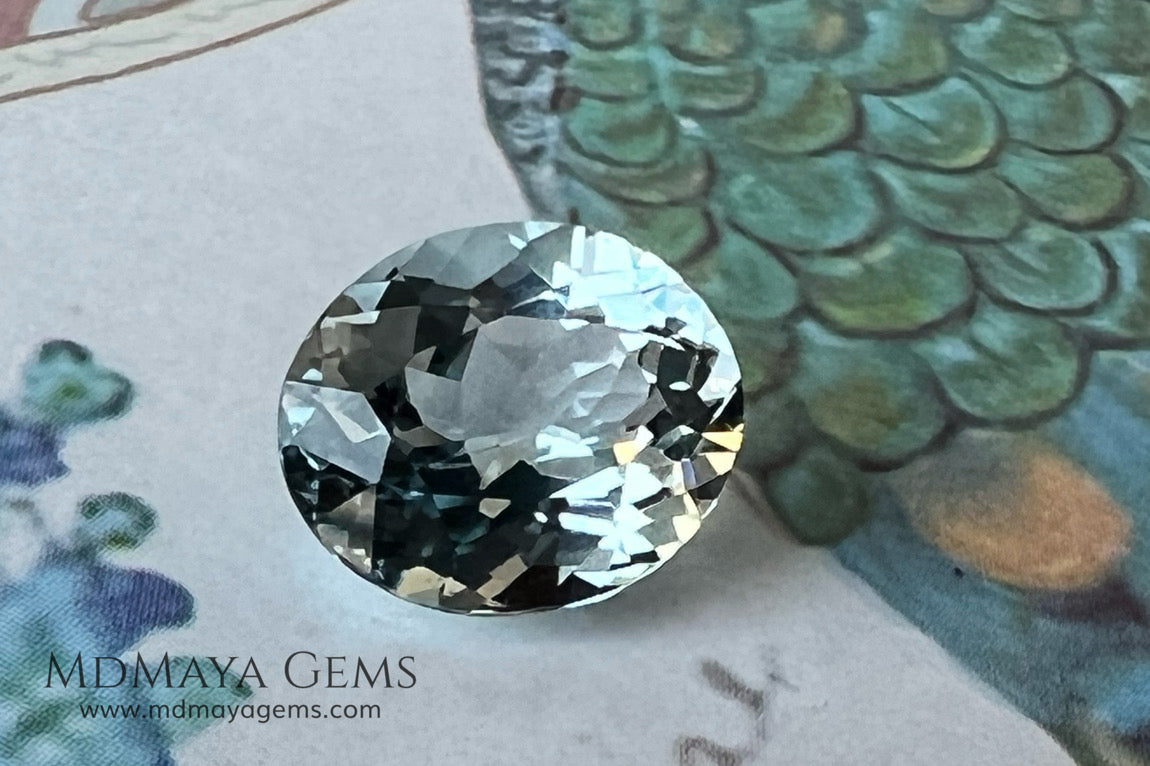 Pretty bright blue Aquamarine!. Oval cut. 1.80 ct. Perfect gem for a center stone in ring!