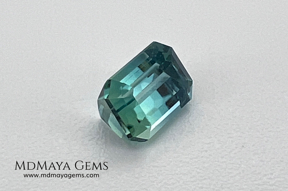 Bicolor Tourmaline 0.96 ct – Blue Green Elegance