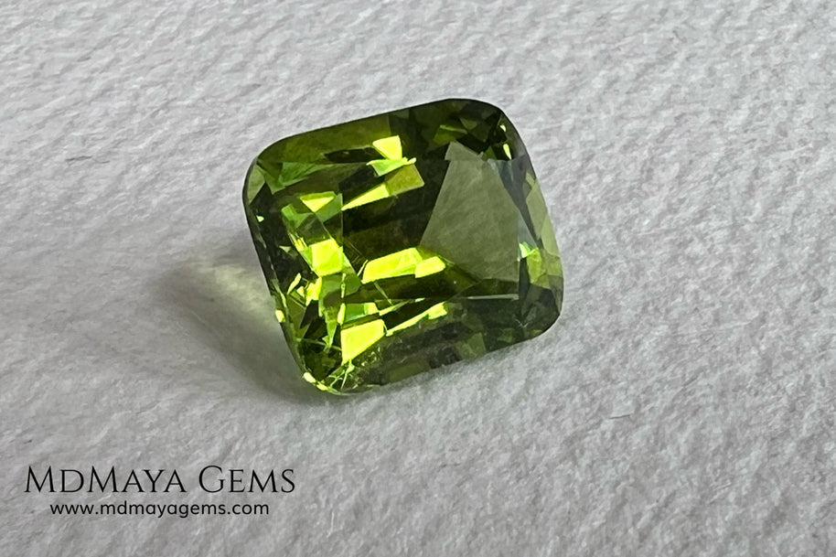 5.03 ct Cushion Cut Peridot – Natural Strongly Yellowish Green Gemstone from Pakistan