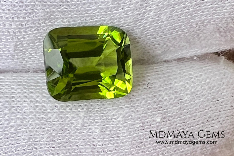 5.03 ct Cushion Cut Peridot – Natural Strongly Yellowish Green Gemstone from Pakistan
