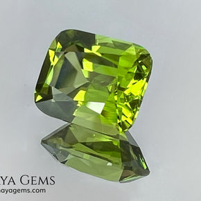 5.03 ct Cushion Cut Peridot – Natural Strongly Yellowish Green Gemstone from Pakistan