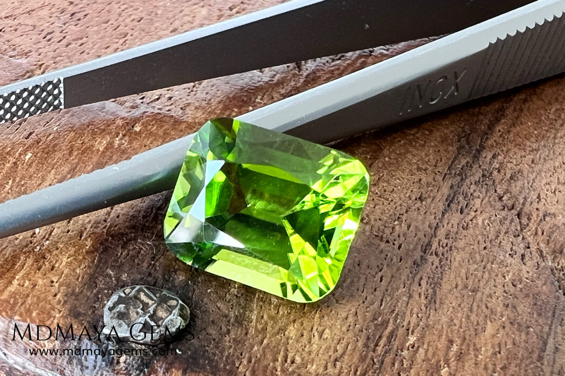 5.03 ct Cushion Cut Peridot – Natural Strongly Yellowish Green Gemstone from Pakistan