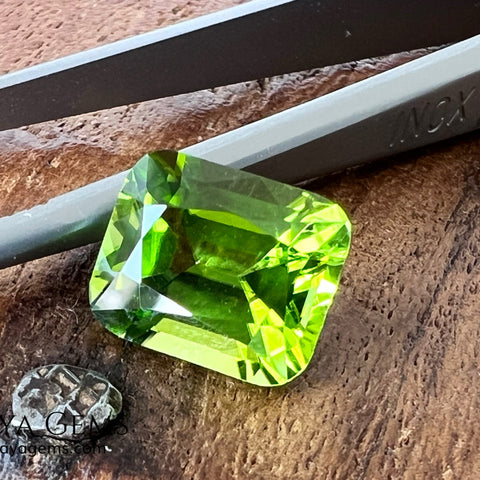5.03 ct Cushion Cut Peridot – Natural Strongly Yellowish Green Gemstone from Pakistan