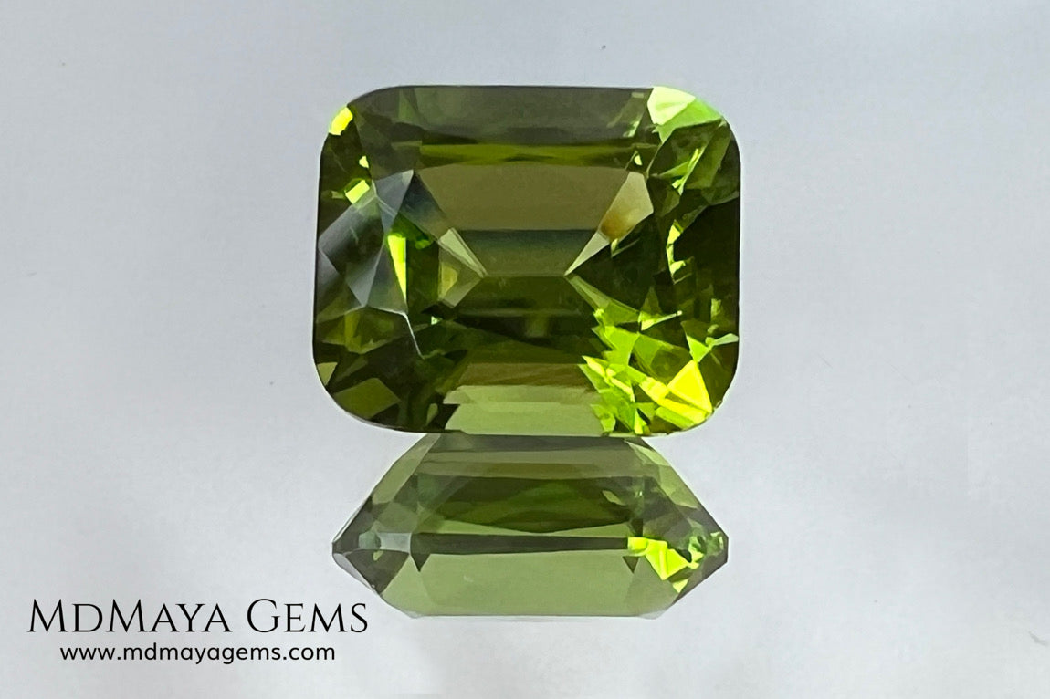 5.03 ct Cushion Cut Peridot – Natural Strongly Yellowish Green Gemstone from Pakistan