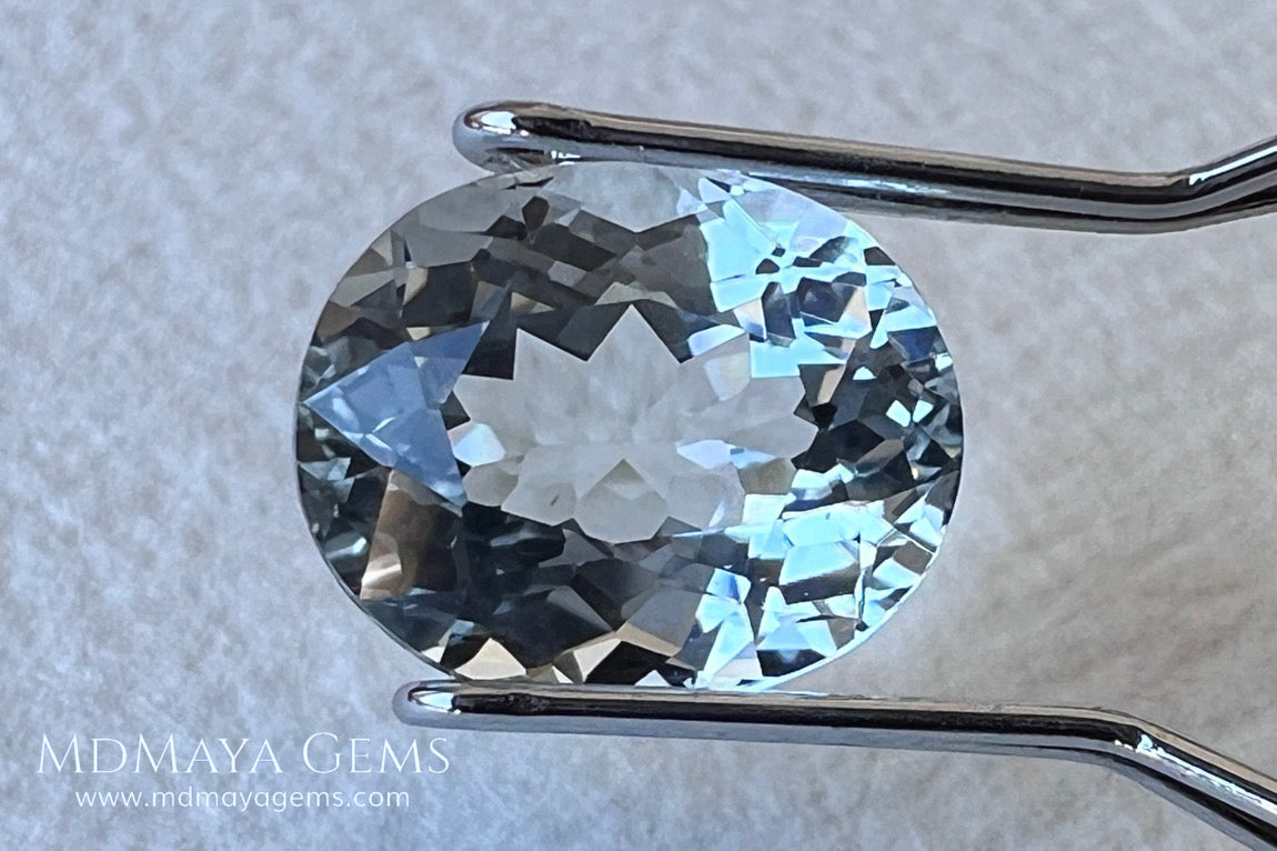 Beautiful aquamarine 2.49 ct. oval cut, this gemstone is almost colorless although it has a subtle bluish tint that together with its brightness and good quality of cut and clarity make it ideal for your personalized jewelry. It will be really pretty mounted in silver or gold. A natural gemstone within reach of any pocket.