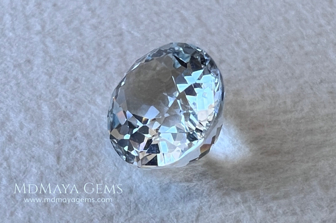 Beautiful aquamarine 2.17 ct. oval cut, this gemstone is almost colorless although it has a subtle bluish tint that together with its brightness and good quality of cut and clarity make it ideal for your personalized jewelry. It will be really pretty  mounted in silver or gold. A natural gemstone within reach of any pocket.