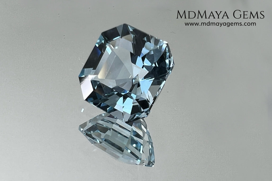 Light blue aquamarine 2.50 ct. Asscher cut. This aquamarine has a light blue color with a good shine and proportions, it will be very beautiful mounted on a ring or in any other piece of jewelry.