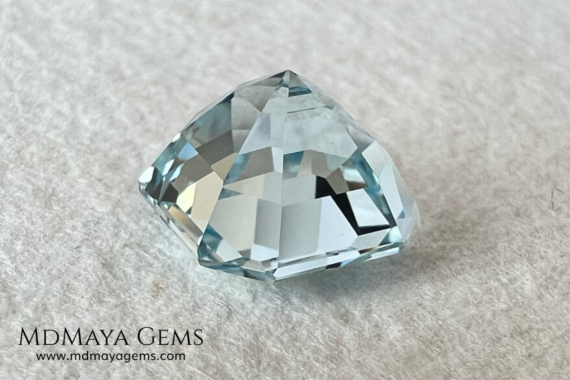 Light blue aquamarine 2.50 ct. Asscher cut. This aquamarine has a light blue color with a good shine and proportions, it will be very beautiful mounted on a ring or in any other piece of jewelry.
