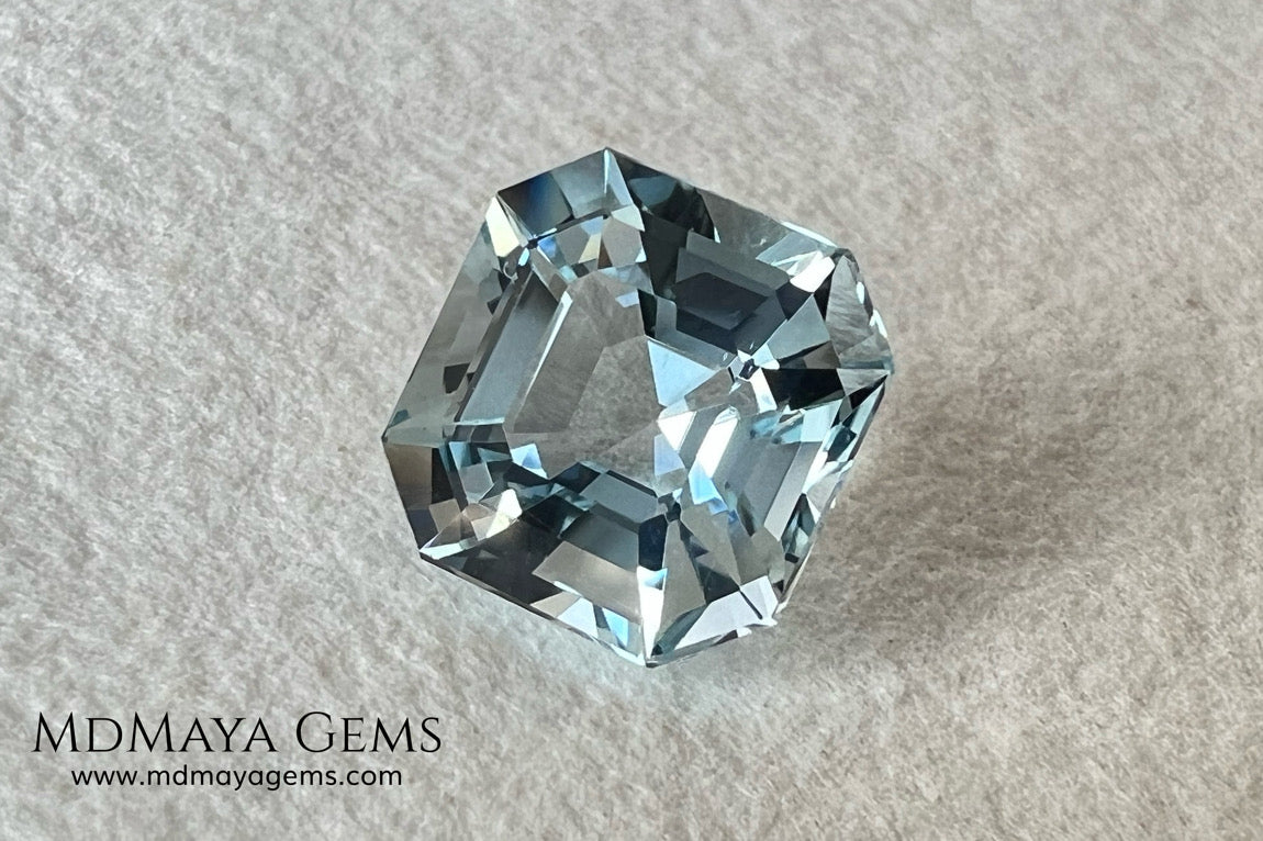 Light blue aquamarine 2.50 ct. Asscher cut. This aquamarine has a light blue color with a good shine and proportions, it will be very beautiful mounted on a ring or in any other piece of jewelry.