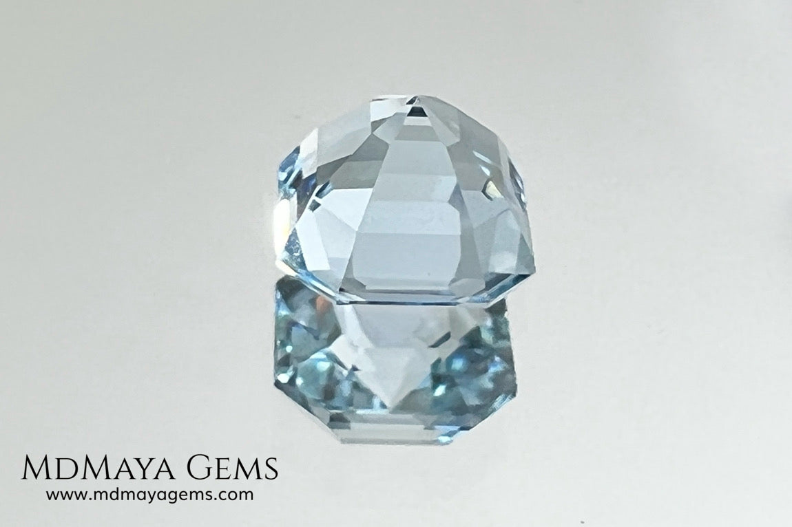 Light blue aquamarine 2.50 ct. Asscher cut. This aquamarine has a light blue color with a good shine and proportions, it will be very beautiful mounted on a ring or in any other piece of jewelry.