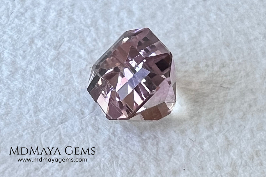 Bicolor Tourmaline 1.28 ct – Soft Pink & Champagne Elegance