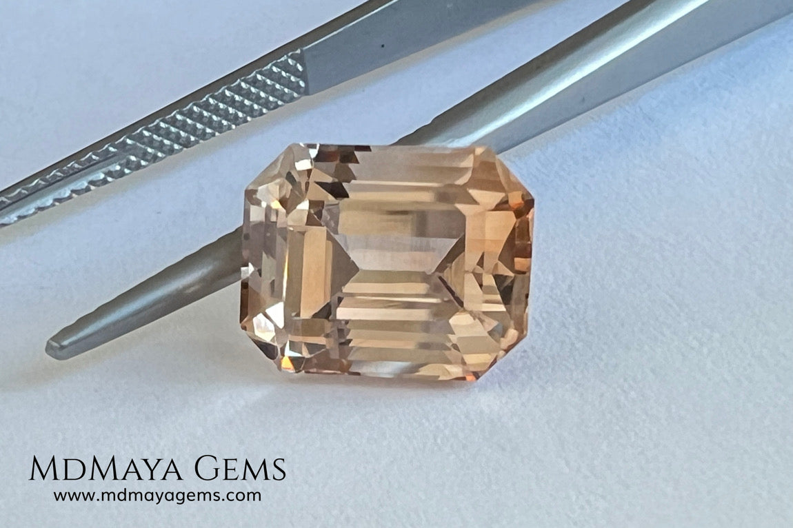 5.67 ct Yellowish Orange Topaz – Emerald Cut (Pakistan)