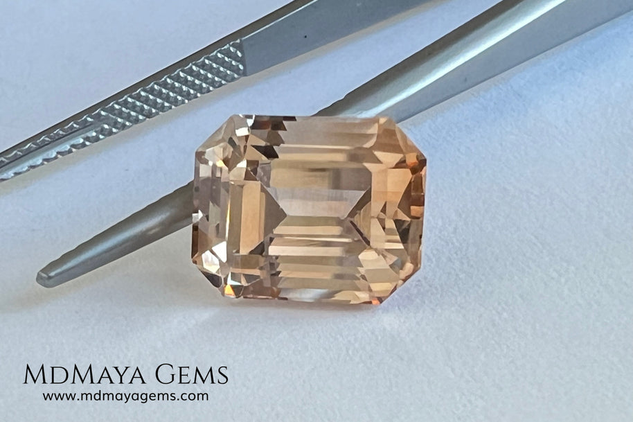 5.67 ct Yellowish Orange Topaz – Emerald Cut (Pakistan)
