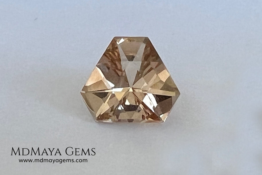 5.95 ct Yellowish Orange Topaz – Fancy Cushion Brilliant (Pakistan)