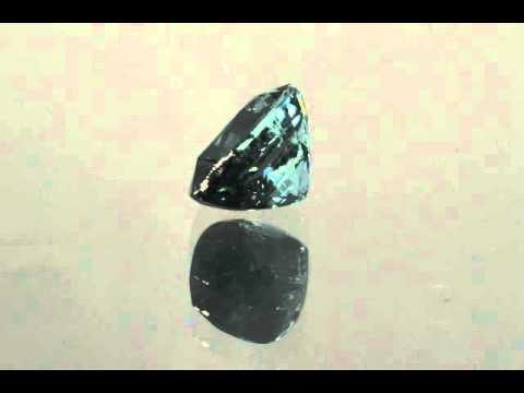 Tourmaline vert olive naturelle de 14,00 ct certifiée du Mozambique Tourmaline vert olive naturelle de 14,00 ct certifiée du Mozambique