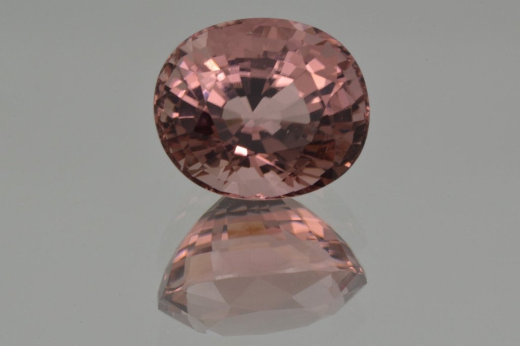 Crown of Peach Pink Tourmaline  Oval Cut 5'84 ct