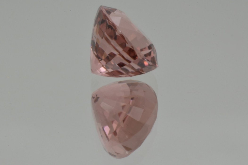Girdle of Peach Pink Tourmaline  Oval Cut 5'84 ct