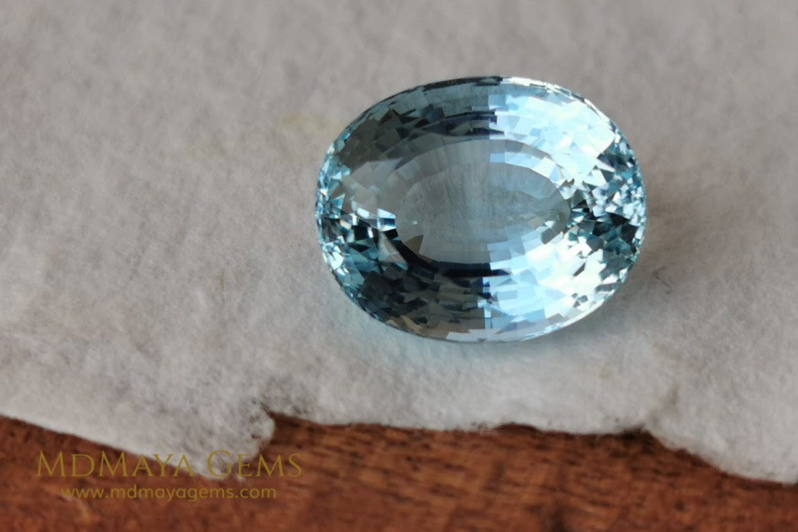 Fine Blue Aquamarine 5.87 ct Oval Cut