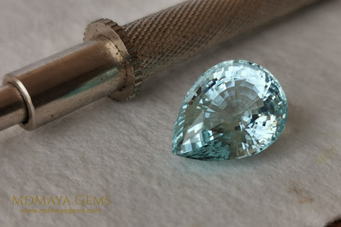 Fine 8.00 ct Pear Cut Aquamarine Gem - Natural & Eye-Clean