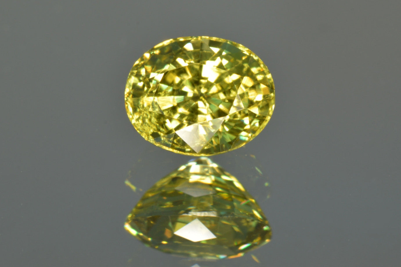 Crown Yellow Mali Garnet Oval Cut 1'38 ct 