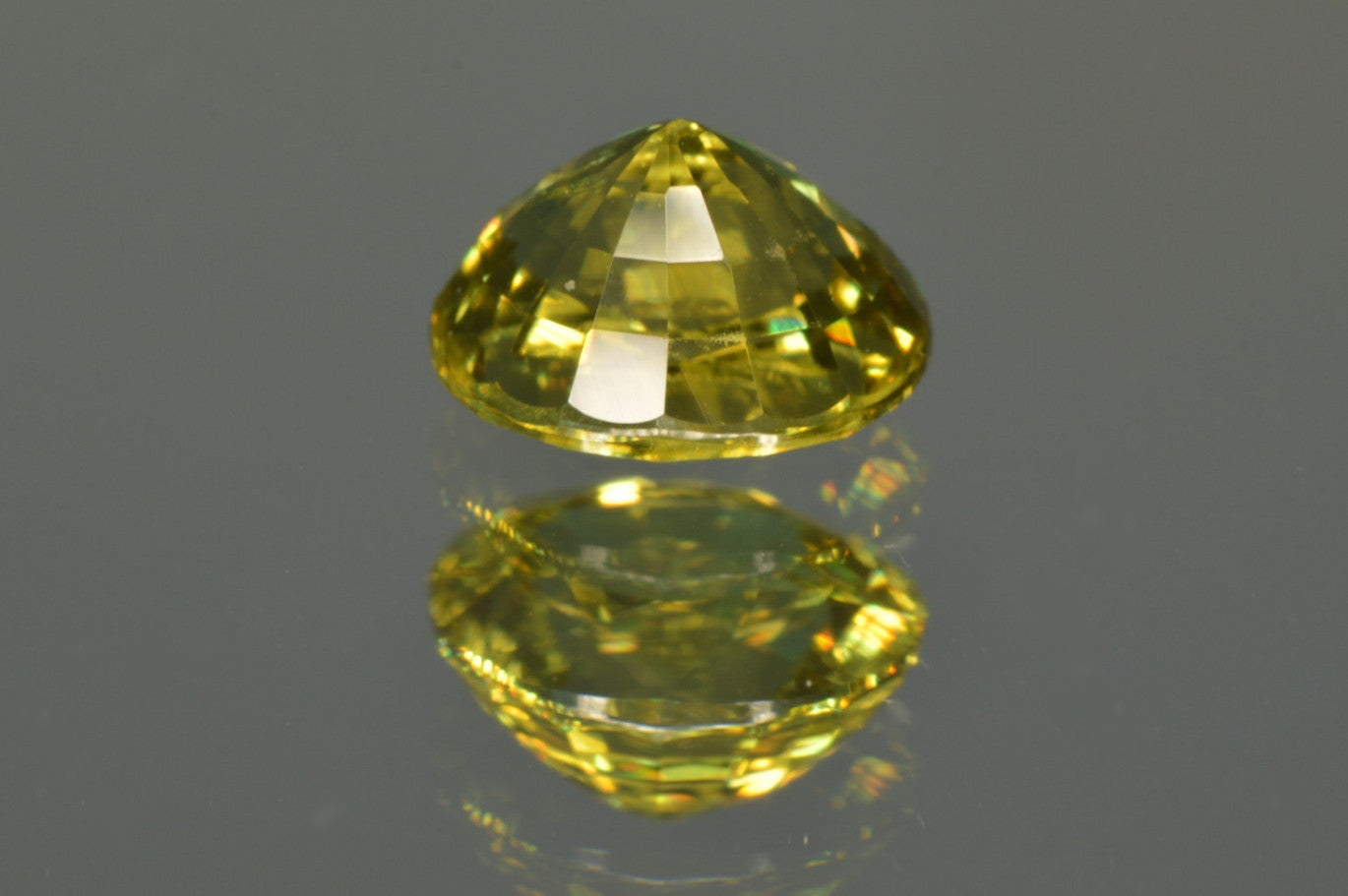 Pavilion Yellow Mali Garnet Oval Cut 1'38 ct 