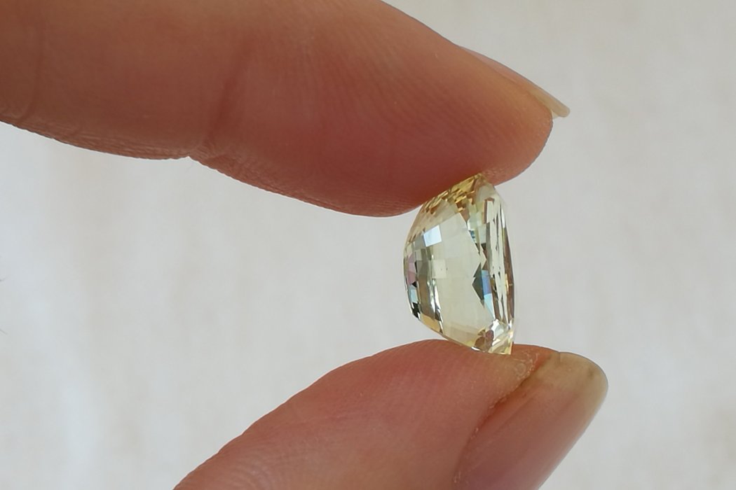 Untreated Light Yellow Heliodor Golden Beryl Cushion Cut 4.79 ct