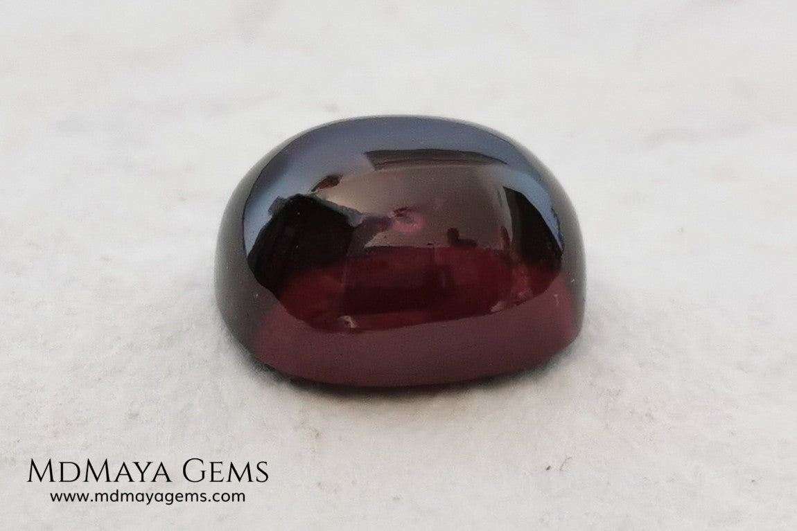 Perfect Natural Purple Red Rhodolite 7.30 ct, Cabochon Oval Cut. This amazing natural and untreated gemstone has a perfect cut and shape for any kind of jewelry. Don't miss it!