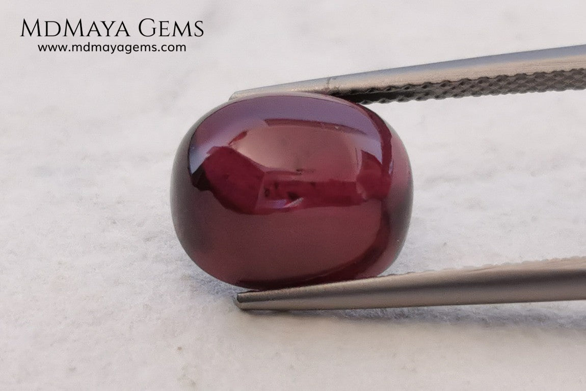 Perfect Natural Purple Red Rhodolite 7.30 ct, Cabochon Oval Cut. This amazing natural and untreated gemstone has a perfect cut and shape for any kind of jewelry. Don't miss it!