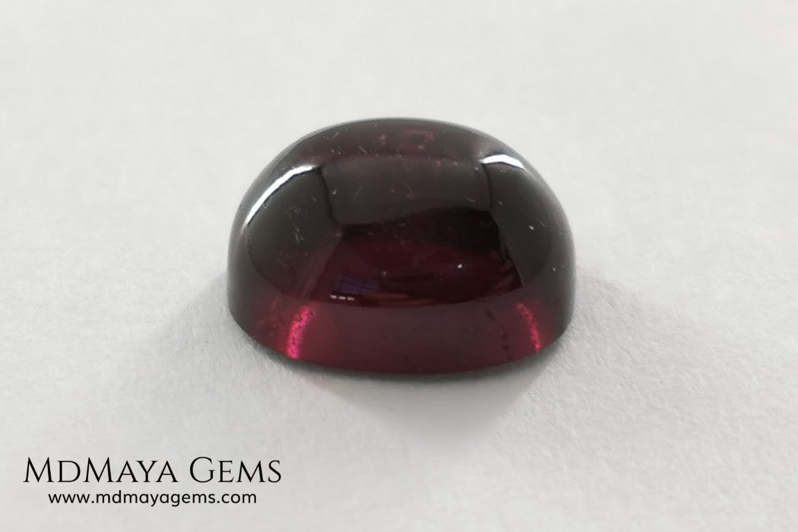 Perfect Natural Purple Red Rhodolite 7.30 ct, Cabochon Oval Cut. This amazing natural and untreated gemstone has a perfect cut and shape for any kind of jewelry. Don't miss it!