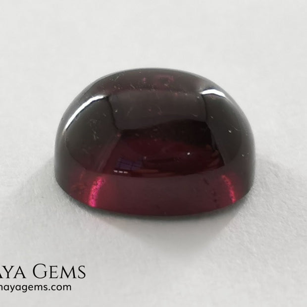 Perfect Natural Purple Red Rhodolite 7.30 ct, Cabochon Oval Cut. This amazing natural and untreated gemstone has a perfect cut and shape for any kind of jewelry. Don't miss it!