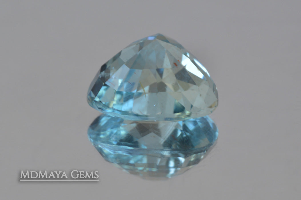 Attractive greenish Blue Aquamarine. Pear cut. 3.51 ct pavillion