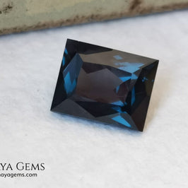  Affordable Blue Grey Spinel Gemstone. Rectangle Cut. 2.14 ct. Maximum brilliance. This gem has a beautiful behavior under any type of light, it has a dark blue color full of bright sparkles. Inclusions visible only under the lens.  Beautiful gemstone for your personalized jewelry.