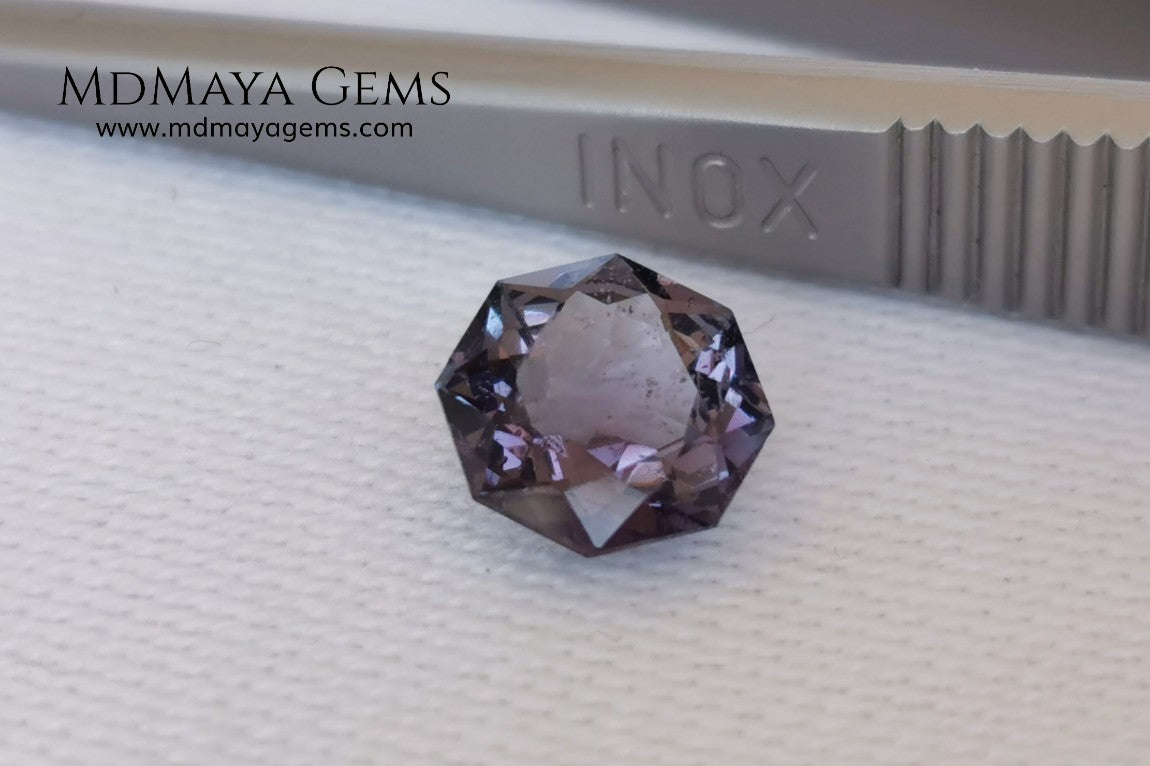 Pretty bluish violet spinel 1.45 ct, octagon cut. This small spinel has a bit of a window, but thanks to its cut it has a good reflection of light on its facets, making it not boring at all. A small natural beauty and without any treatment within reach of all pockets. It will look spectacular once mounted on a ring.
