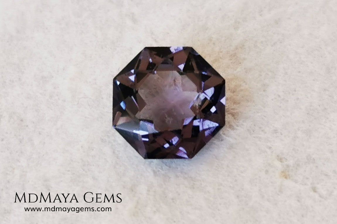 Pretty bluish violet spinel 1.45 ct, octagon cut. This small spinel has a bit of a window, but thanks to its cut it has a good reflection of light on its facets, making it not boring at all. A small natural beauty and without any treatment within reach of all pockets. It will look spectacular once mounted on a ring.