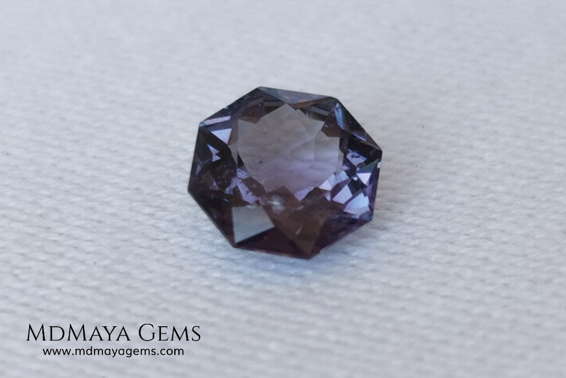 Pretty bluish violet spinel 1.45 ct, octagon cut. This small spinel has a bit of a window, but thanks to its cut it has a good reflection of light on its facets, making it not boring at all. A small natural beauty and without any treatment within reach of all pockets. It will look spectacular once mounted on a ring.