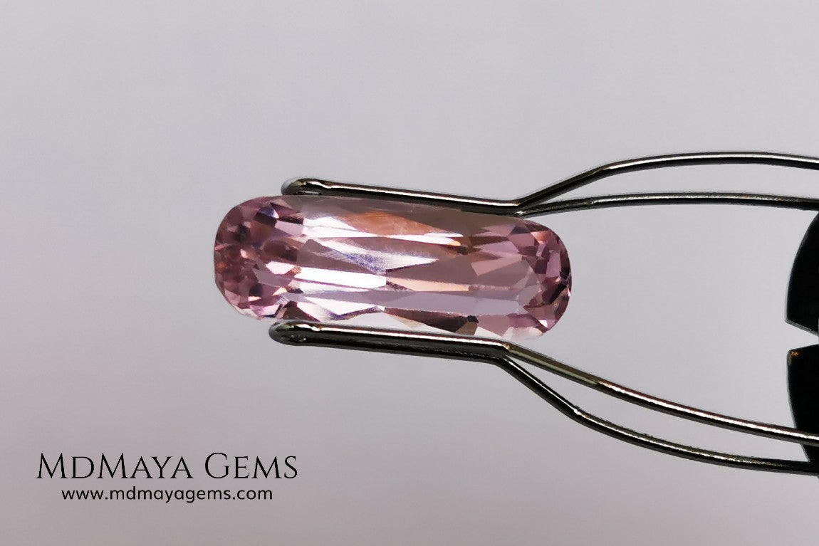 Bright Pink Kunzite - 4.69 ct - Cushion cut