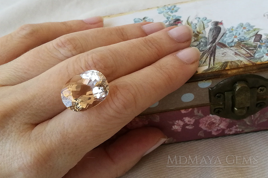 Sparkling Light Brown Topaz 22.35 ct perfect for an engagement ring (under daylight)