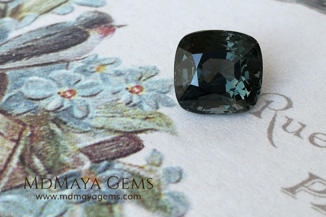 Magnificent Greyish Blue Spinel Cushion Cut 4.80 ct under daylight (crown)