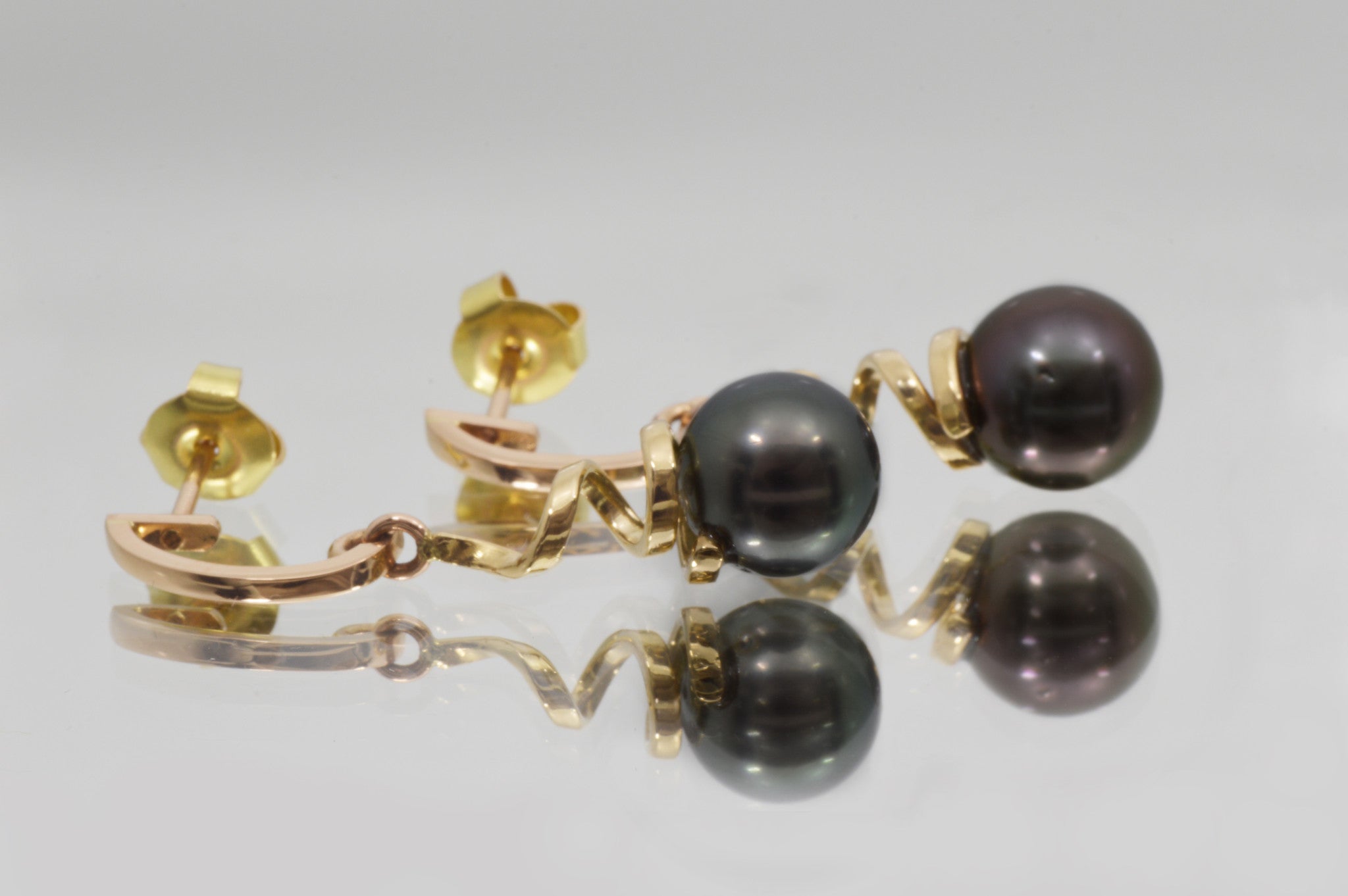 Tahitian Cultured Pearls in Yellow and Pink Gold 18k Earrings