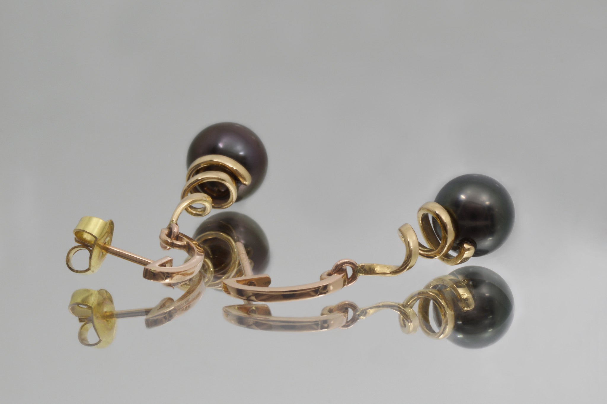 Tahitian Cultured Pearls in Yellow and Pink Gold 18k Earrings