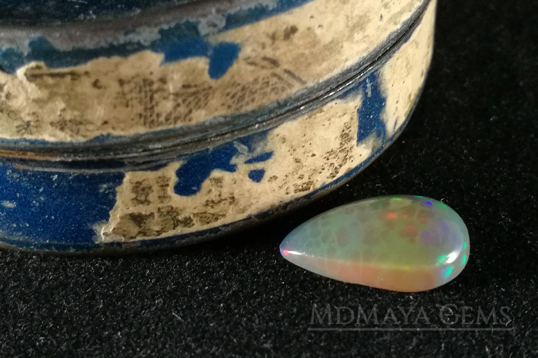 Ethiopian Opal with a rare python pattern 2.08 ct. 