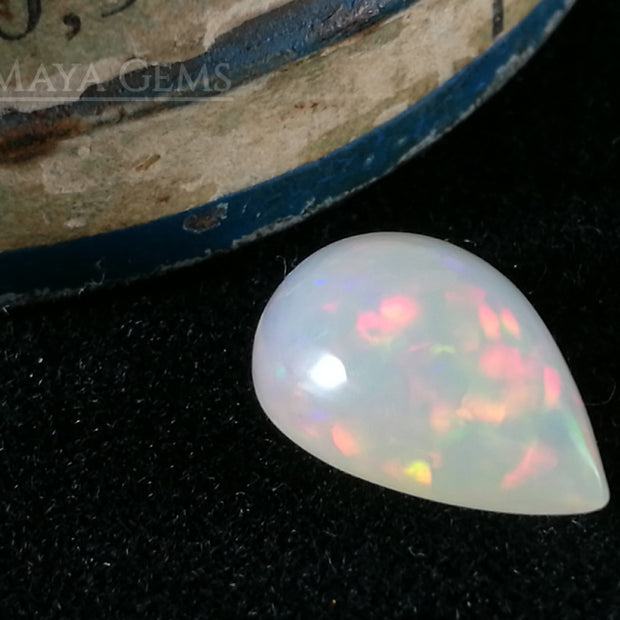 Elegant light crystal Welo opal 2.77 ct with firework pattern